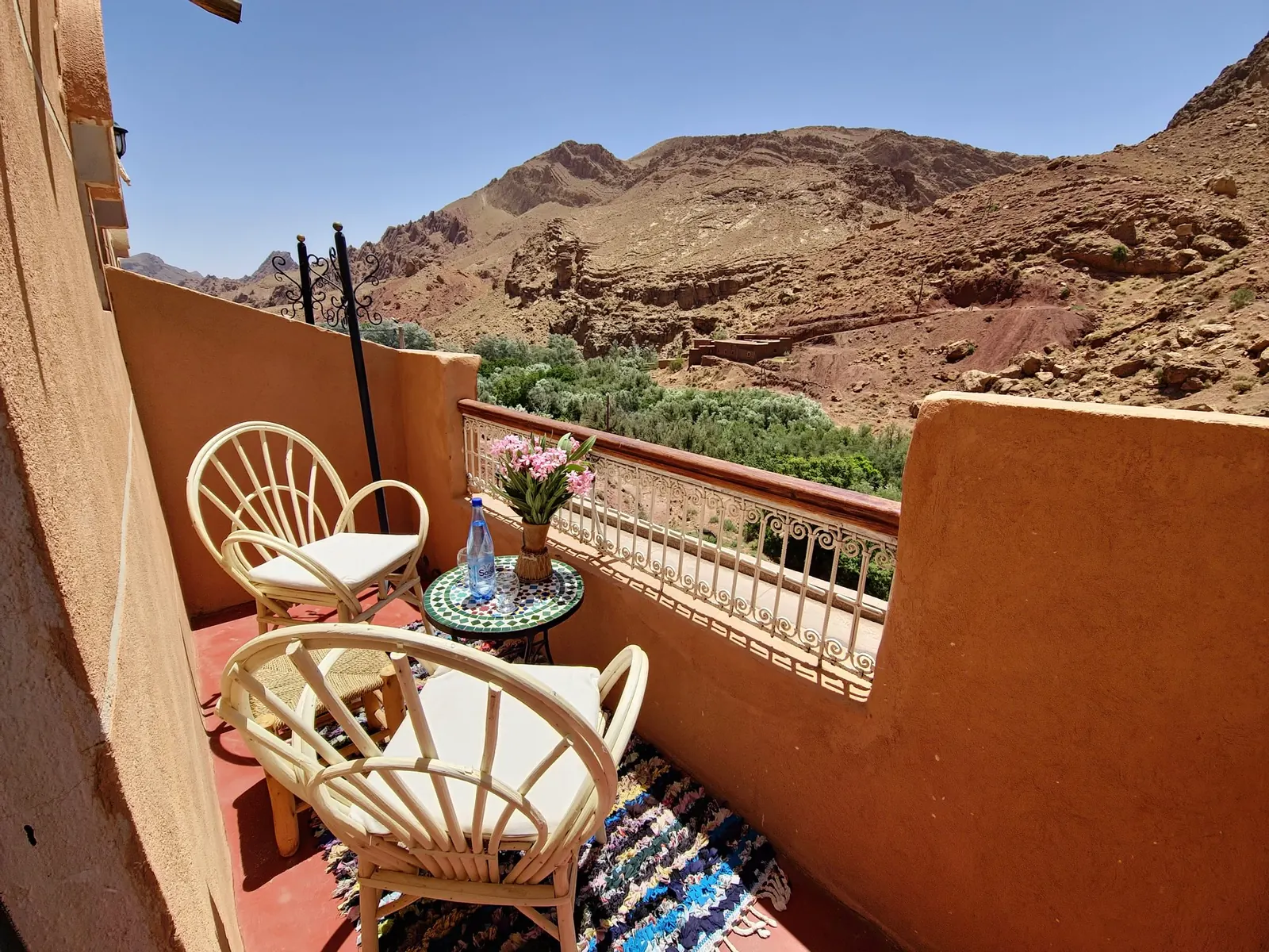 Hotel Gorge Dadès — luxury hotel interior and Dades Valley views (1)