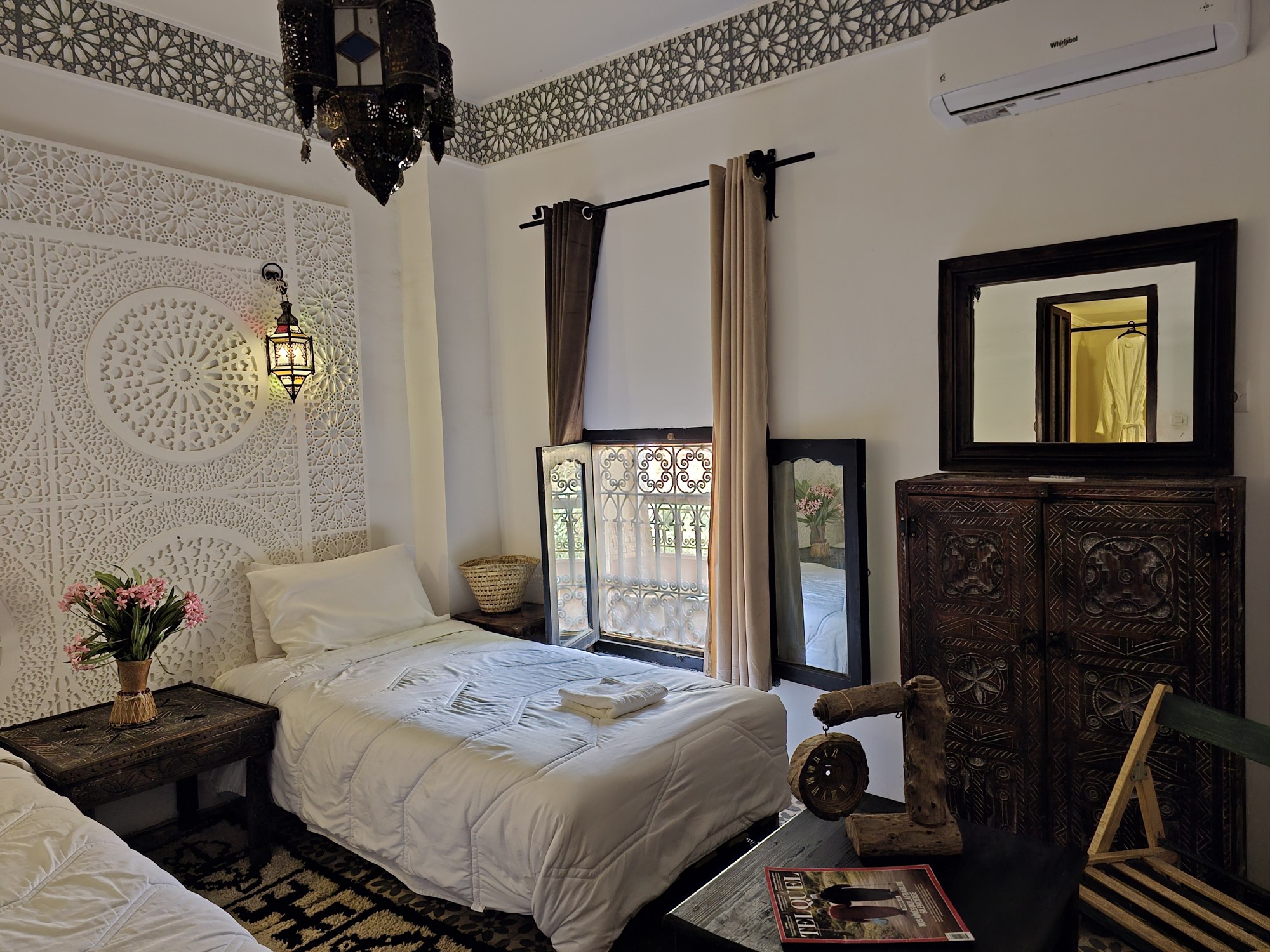Tazdyi Twin Room at Hotel Gorge Dadès — carved cedar and brass details