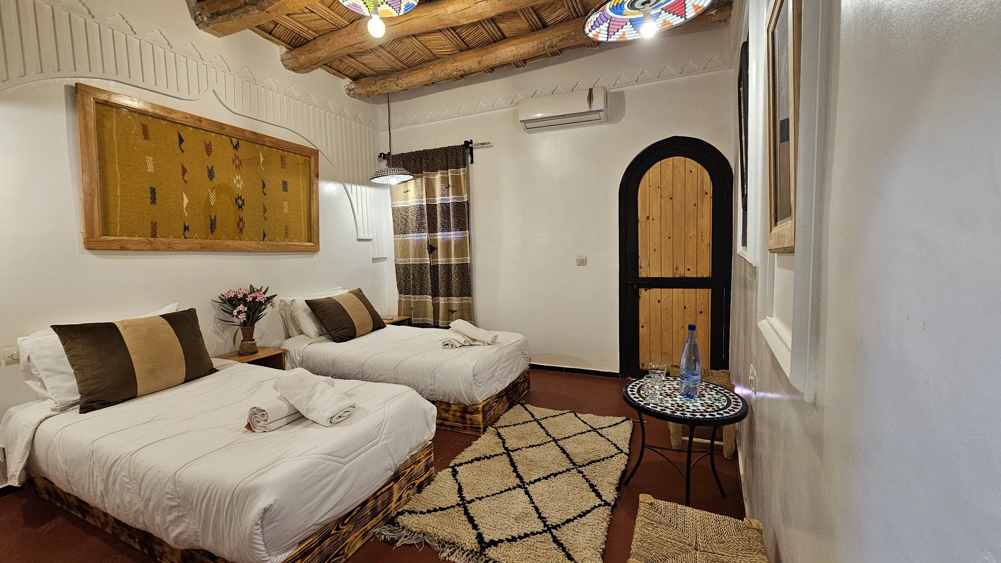 Saada Double Room at Hotel Gorge Dadès — bathroom and tadelakt finishes